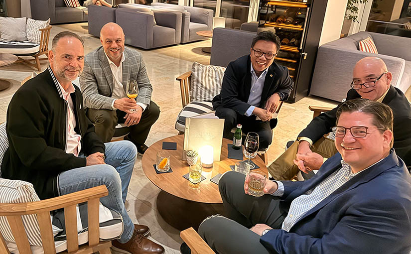 Patrick Goh, Peter Karlsson and friends in deep discussion.